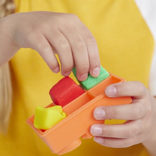 Play Doh Swirlin' Smoothies Toy Blender Playset, Play Kitchen Appliances, Kids Arts and Crafts Toys for 3 Year Old Girls and Boys and Up