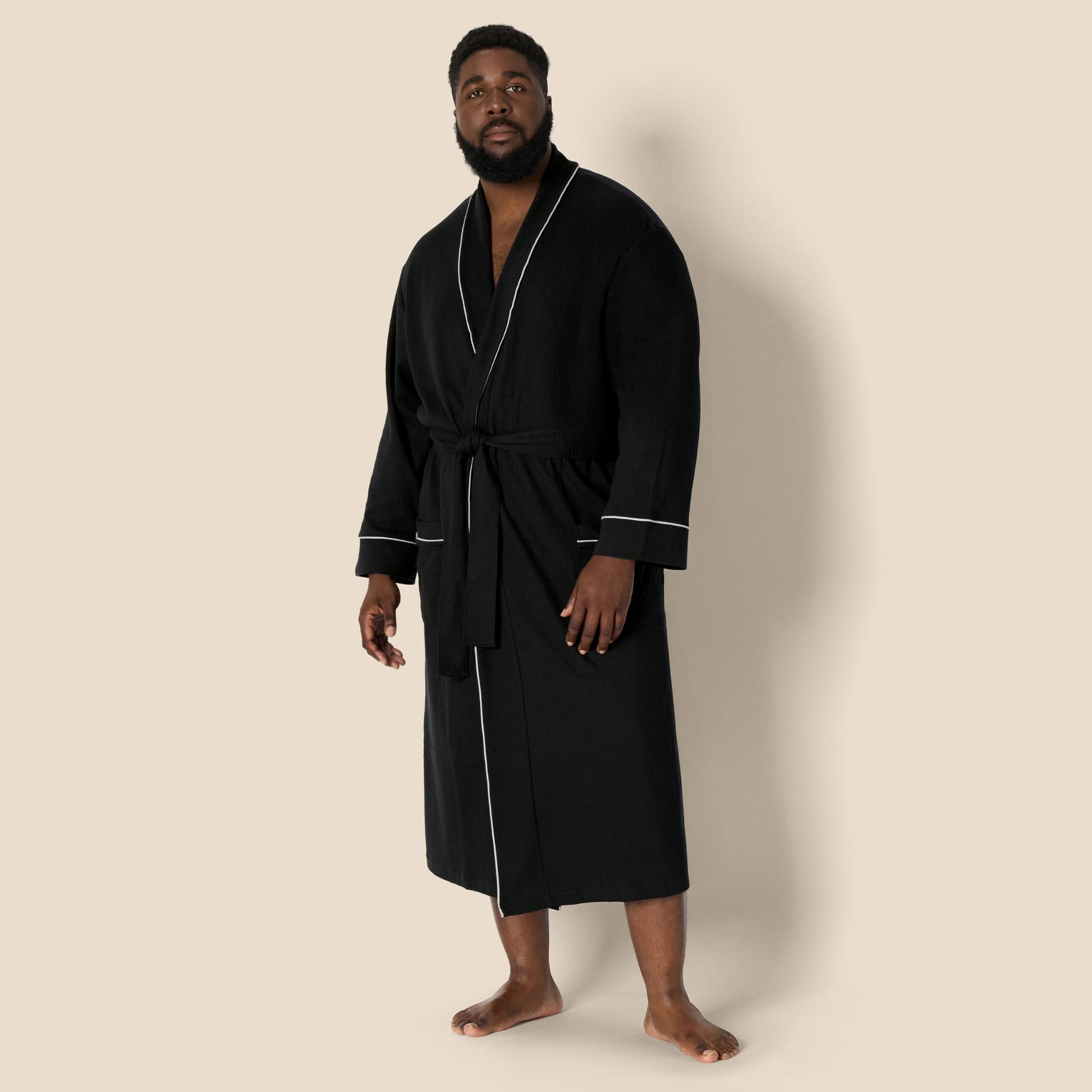 Amazon Essentials Men's Lightweight Waffle Bathrobe (Available in Big & Tall), Black, Medium-Large