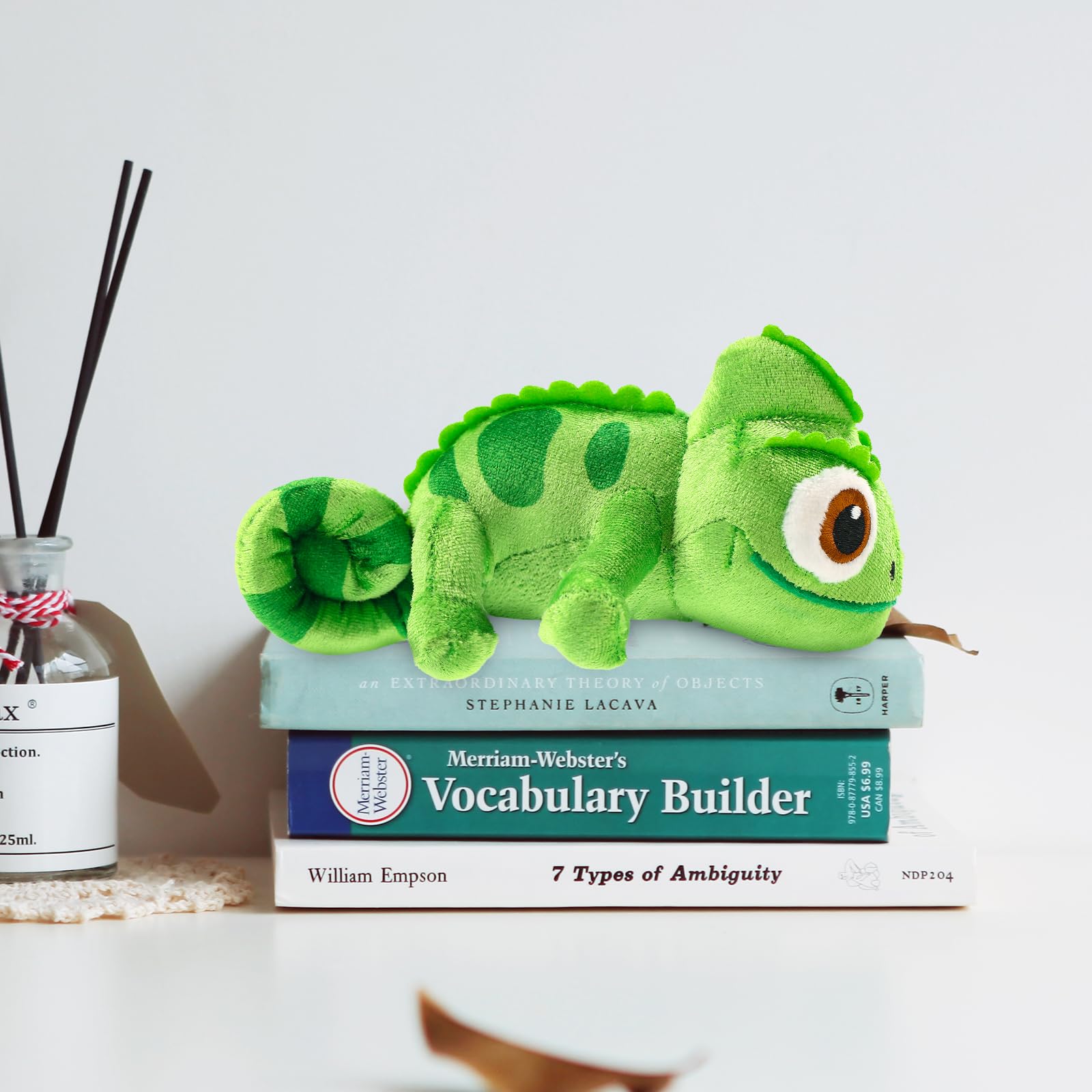 Mejglrc Chameleon Plush Dolls，Girls and Children Chameleon Shoulder Plush，Lizard Cosplay Props Merch Gifts for Women Adults Green