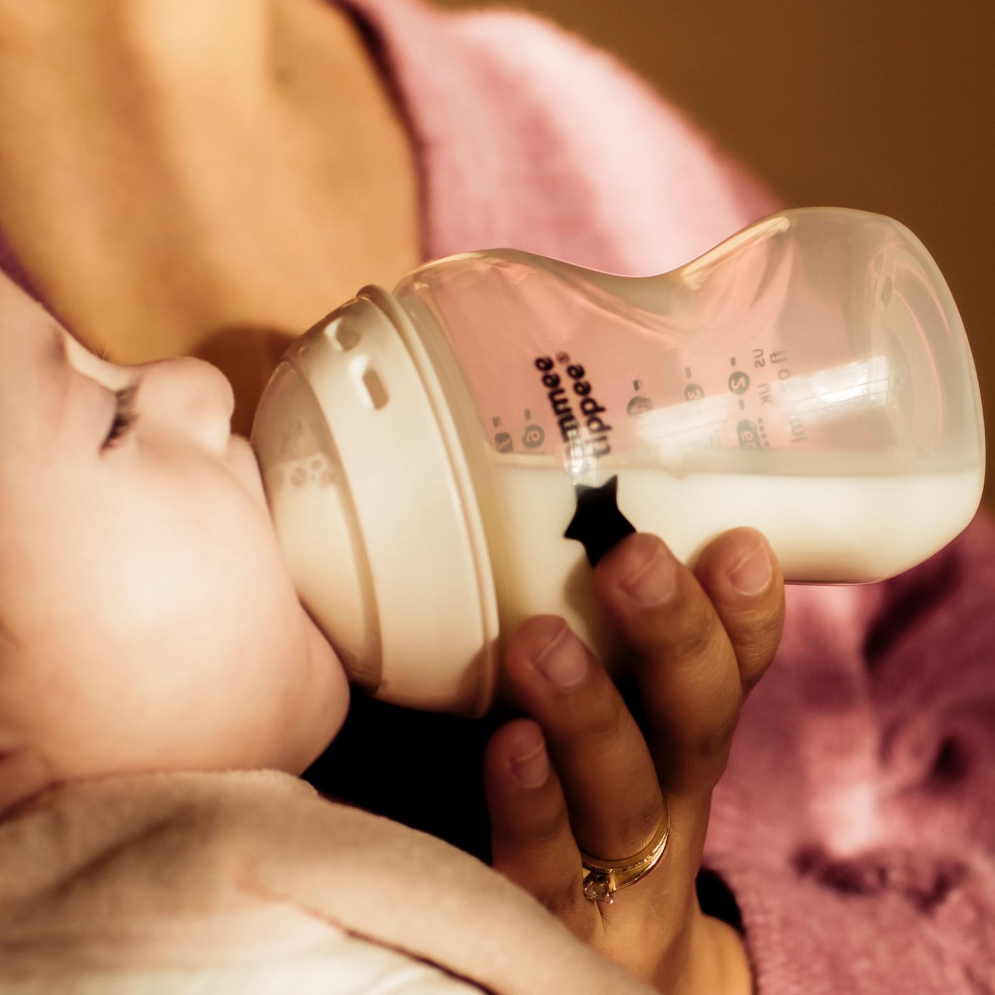 Tommee Tippee Portable Travel Baby Bottle and Food Warmer, Thermal Insulation, Stainless-Steel Flask with Leak-Proof Lid
