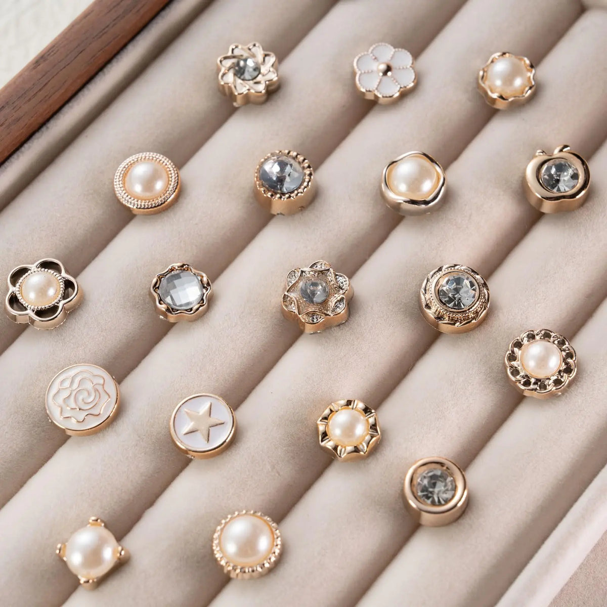 {{Product title}} | Buy from the USA & Ship Worldwide | 2PriceTags