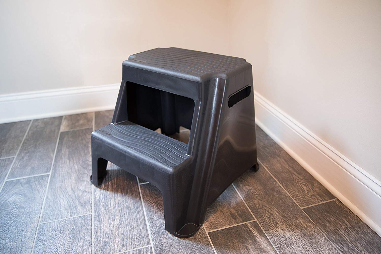 Rubbermaid 2-Step Molded Plastic Step Stool, Lightweight with Slip Resistant Treads and Non-Slip Feet, Black (Amazon Exclusive)