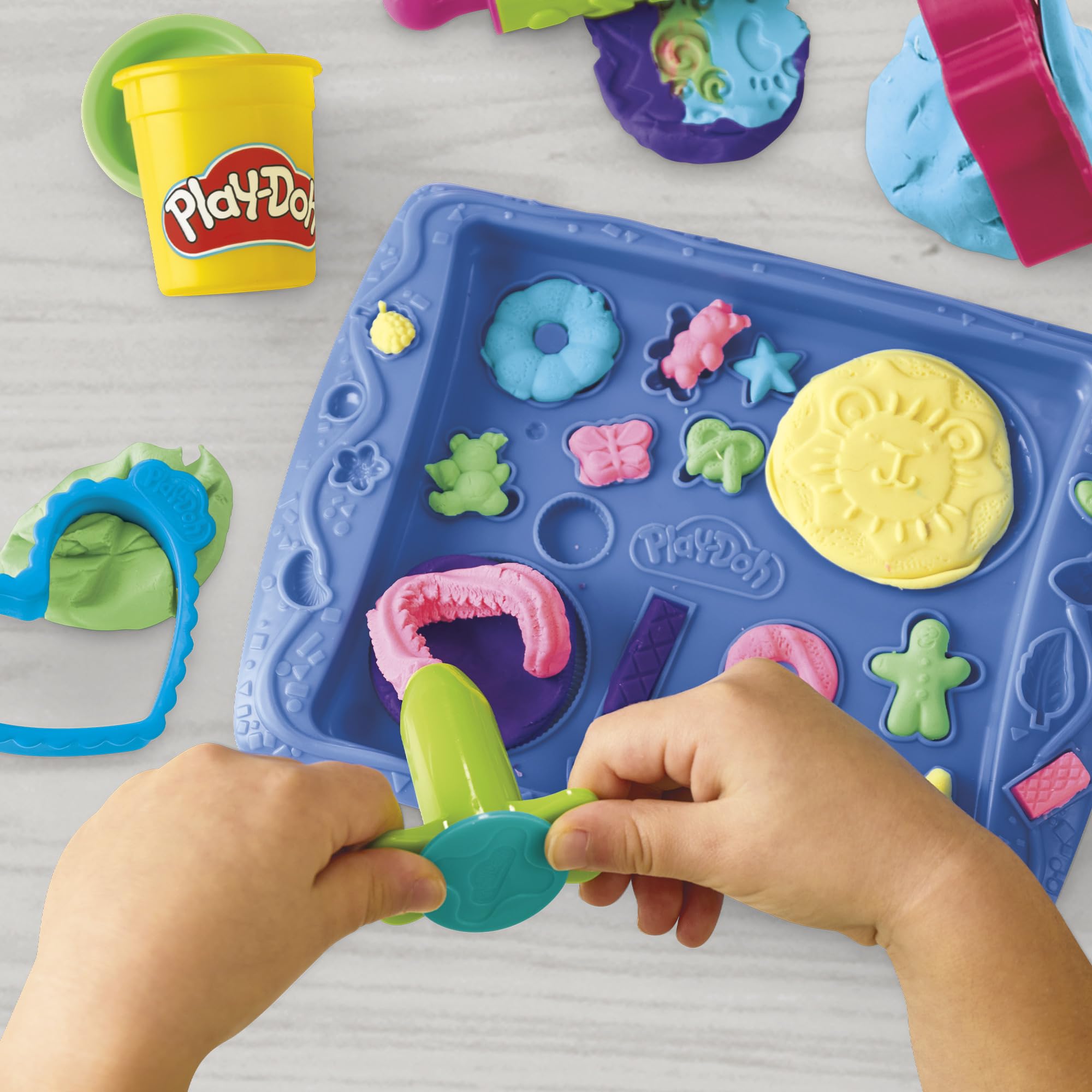 Play-Doh Kitchen Creations Cookie Creations Playset, Kids Arts & Crafts Set, Preschool Play Food Toys, Easter Gifts for Girls & Boys, Ages 3+ (Amazon Exclusive)