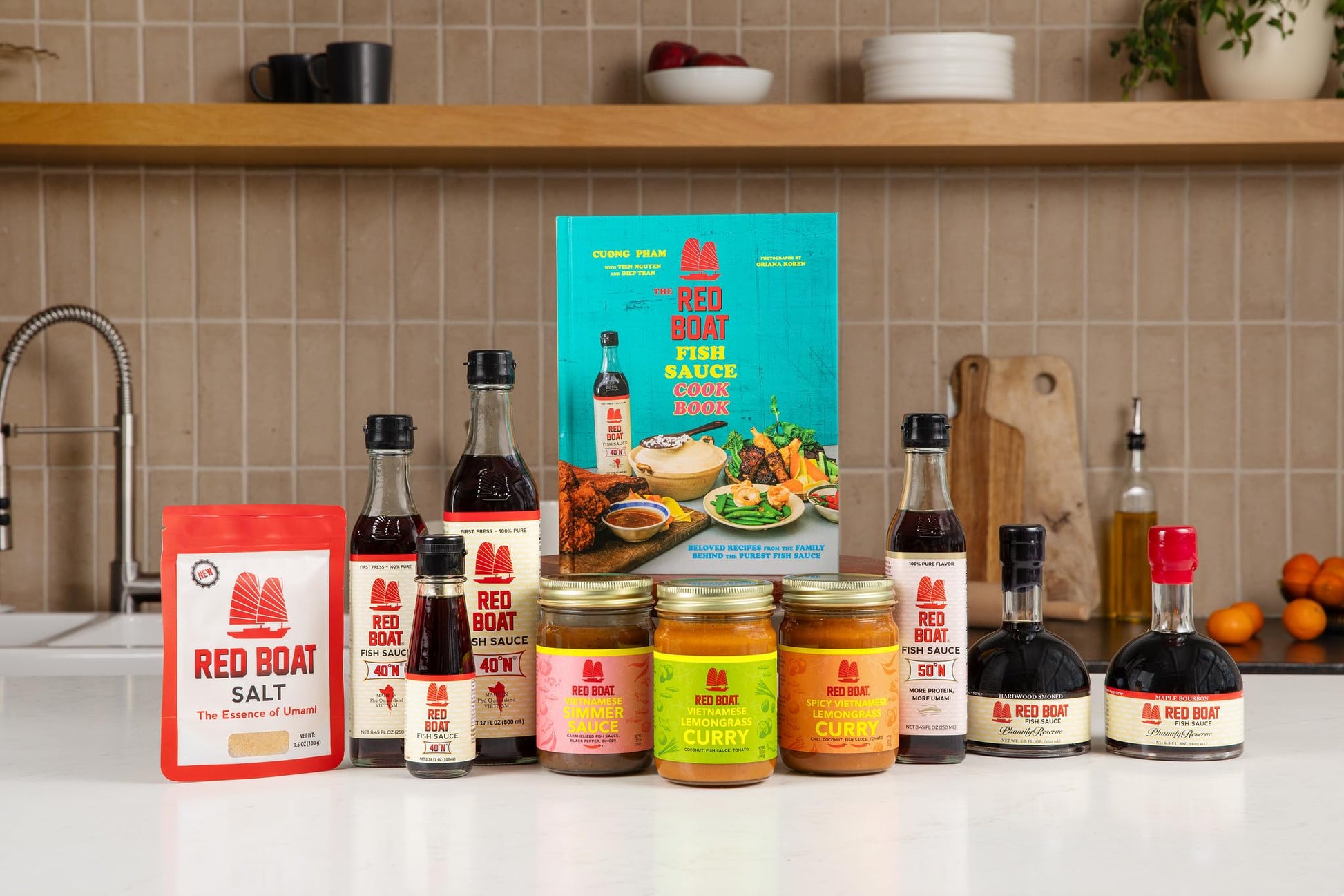 Red Boat Fish Sauce | Premium 40°N Fish Sauce made with just 2 ingredients in Vietnam | Keto, Paleo & Whole 30 | Gluten and Sugar free | 17 fl oz