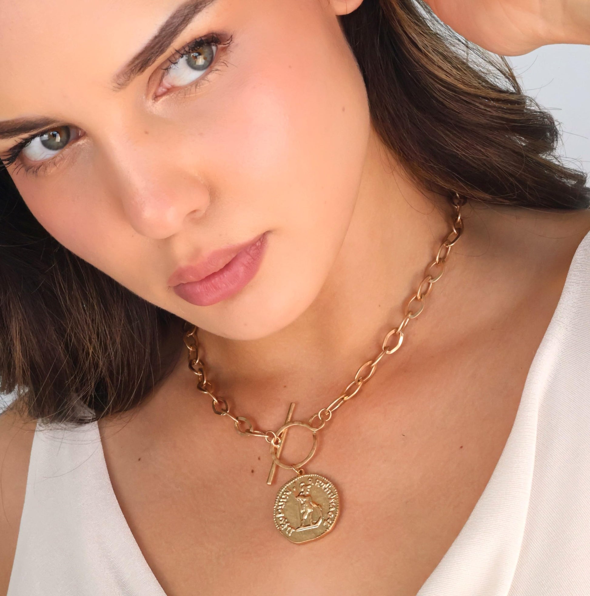 POMINA Chunky Gold Coin Necklace Trendy Fashion Statement Toggle Necklace Antique Gold Pendant Thick Link Chain Necklaces for Women (Worn Gold)