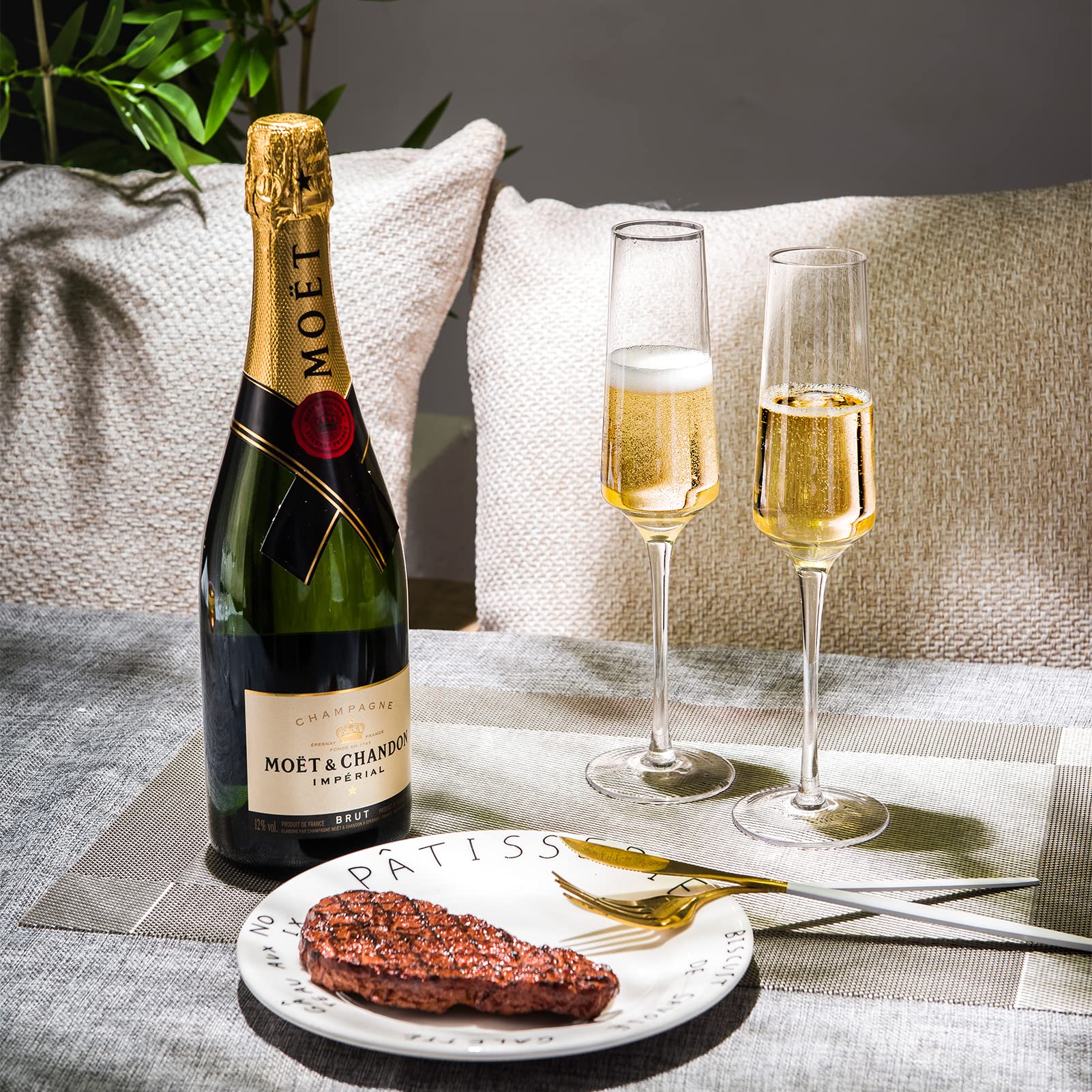 BACLIFE Champagne Flutes - Hand Blown Elegant Champagne Glasses Set of 6 - Unique Gift for Birthday,Wedding, Mother’s Day - Ideal for Wine Tasting,Daily Use - 7.5 oz, Clear