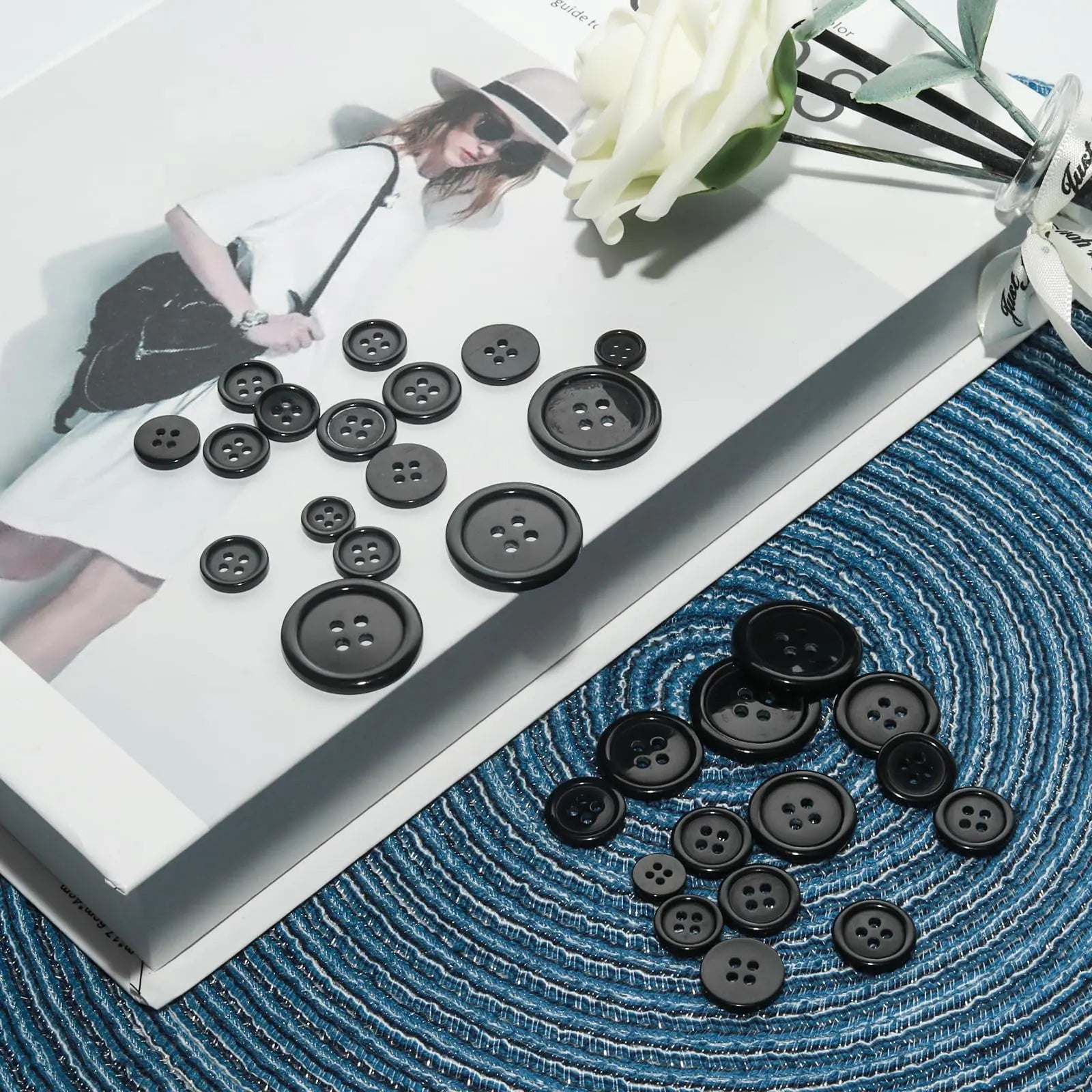Lilaly 100 pcs Black Buttons for Crafts, 5 Sizes Mixed Round Sewing Buttons for Clothes, Suitable for for DIY Crafts, Coats, Shirts, Pants, Shorts