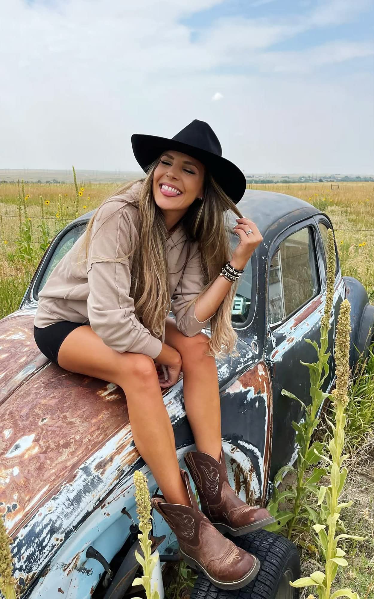 Womens Western Cowboy Hats Studded Pinched Western Cowgirl Hats Wide Brim Fedoras Hat with Belt Buckle (Size:Medium) Black