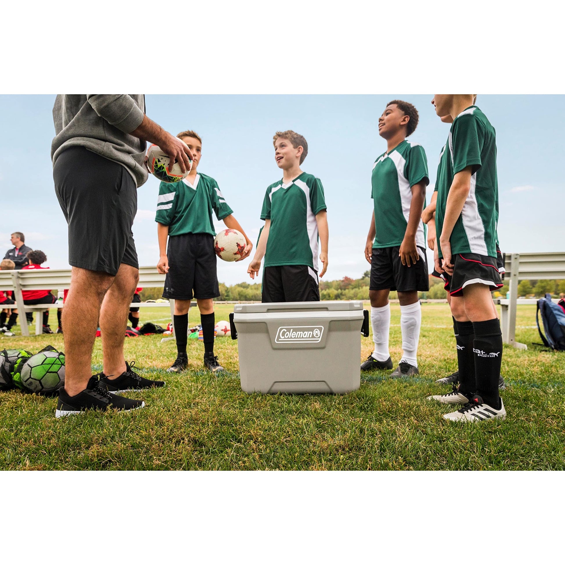 Coleman Classic Series Insulated Portable Cooler, Leak-Resistant Outdoor Hard Cooler Keeps Ice up to 5 Days, 52/70/120/150 Quart